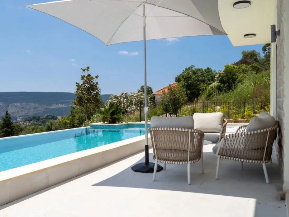 Prodaja, kuća, 260m², Herceg Novi, Crna Gora
