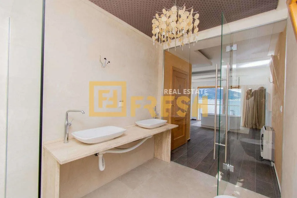 Prodaja, kuća, 300m², Tivat, Crna Gora