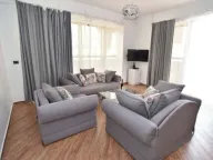 Izdavanje, dvosoban stan, 89m², Centar, Budva - image 1