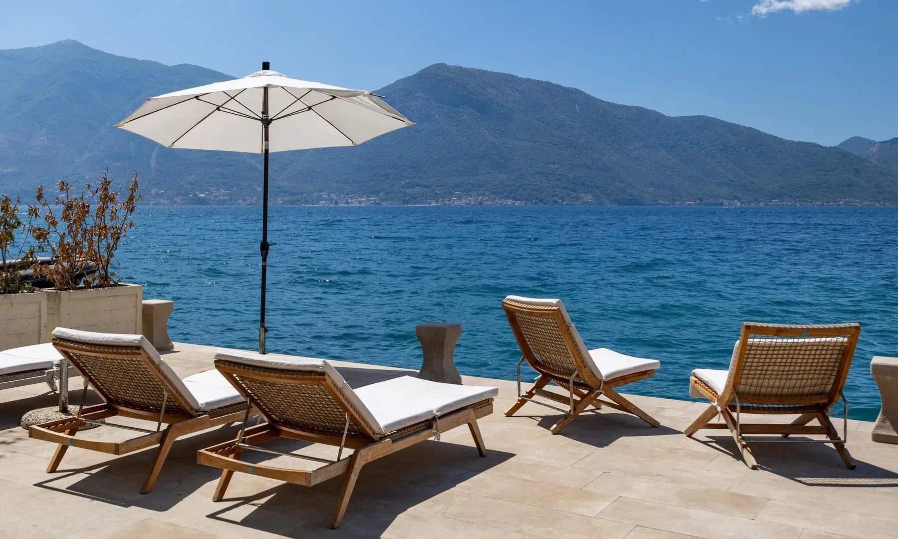 Rent, house, 587m², Dobrota, Kotor
