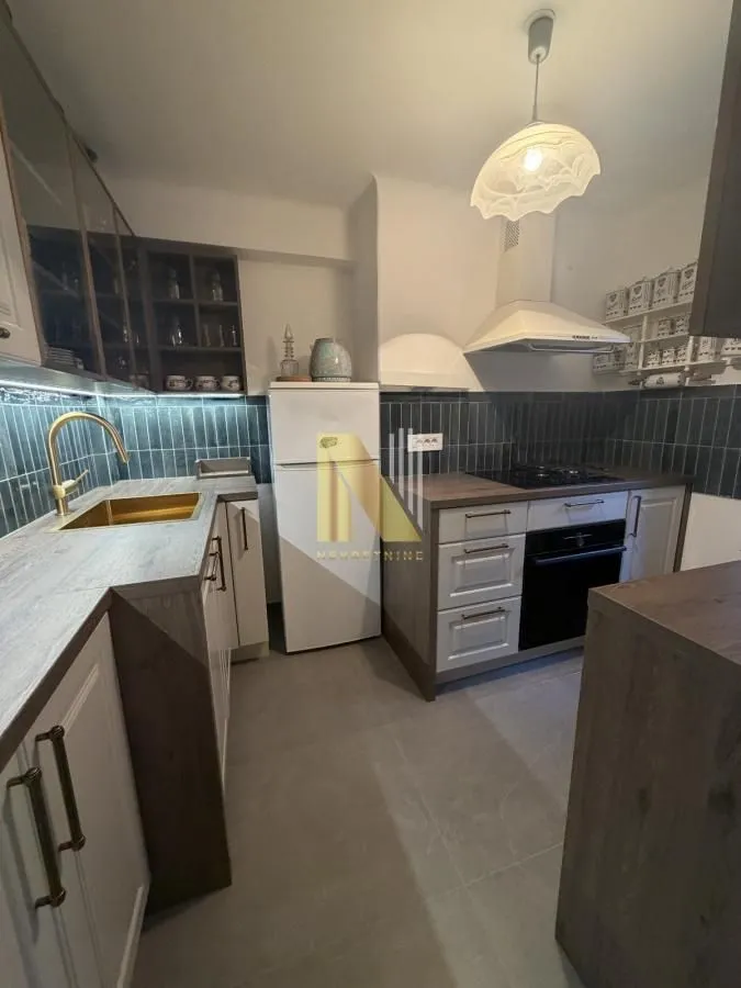 Izdavanje, jednosoban stan, 75m², Stari grad, Novi Sad