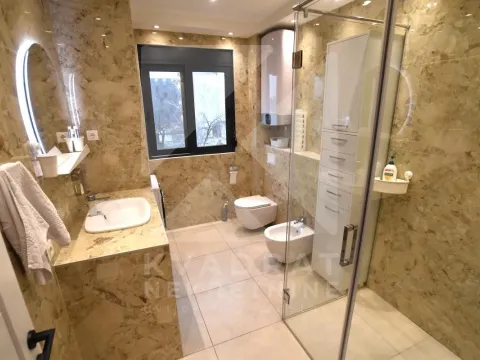 Rent, five bedroom apartment, 180m², Gornja Gorica, Podgorica - image 13