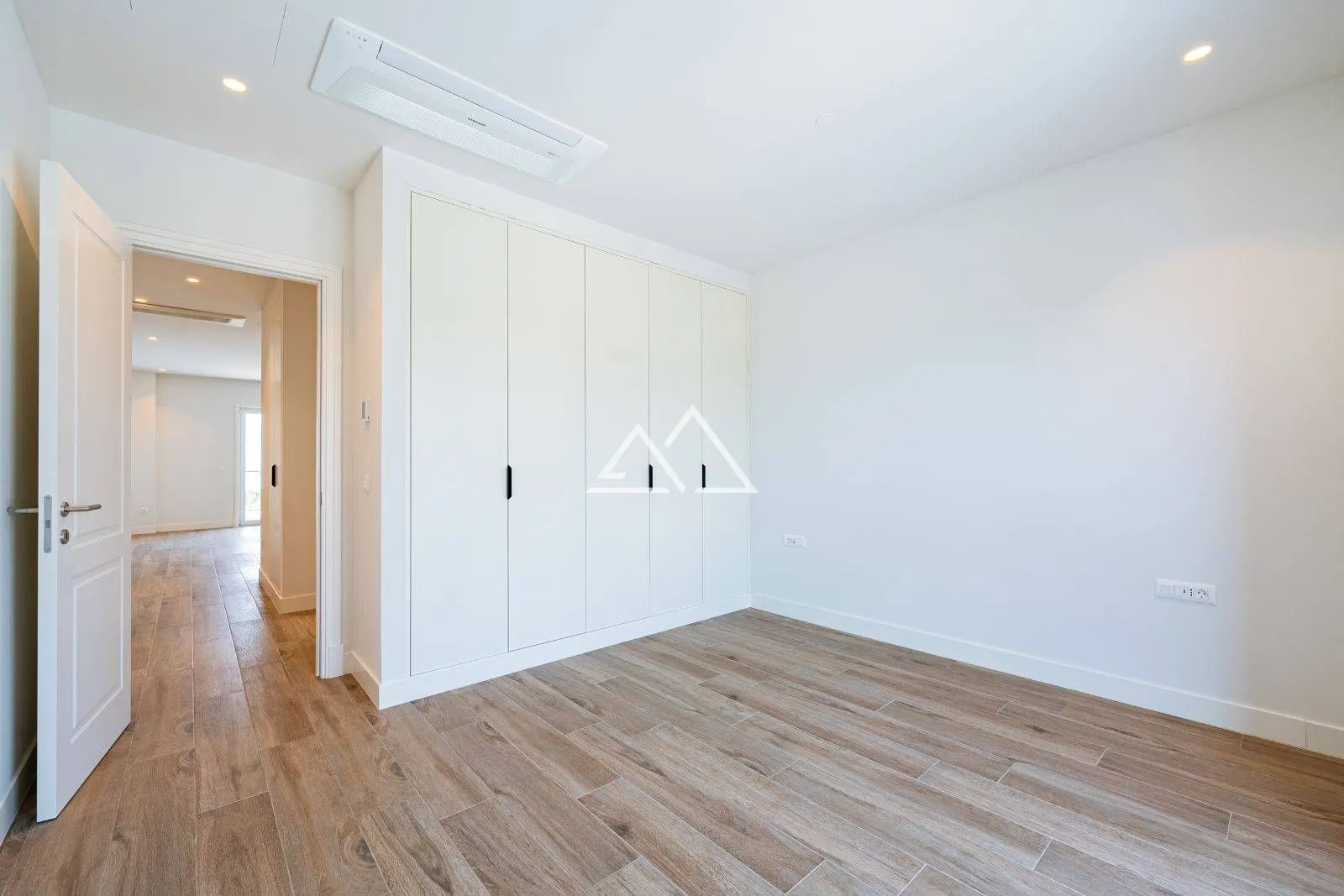 Prodaja, dvosoban stan, 94m², Luštica Bay, Tivat
