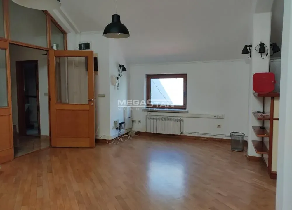 Izdavanje, poslovni prostor, 166m², Vračar Centar, Vračar Sve Podlokacije