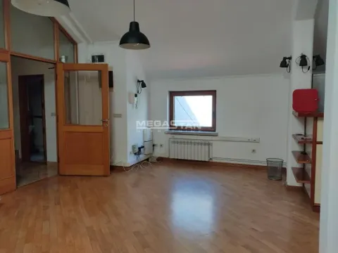 Izdavanje, poslovni prostor, 166m², Vračar Centar, Vračar Sve Podlokacije
