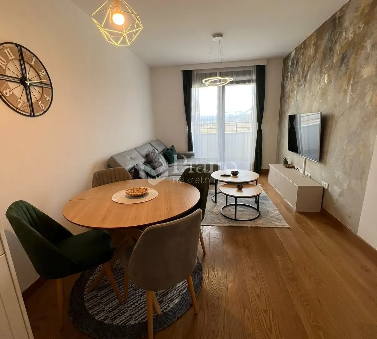 Izdavanje, jednosoban stan, 42m², Tološka šuma, Podgorica