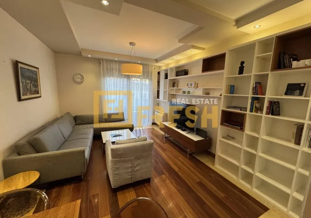 Prodaja, dvosoban stan, 74m², Centar, Podgorica