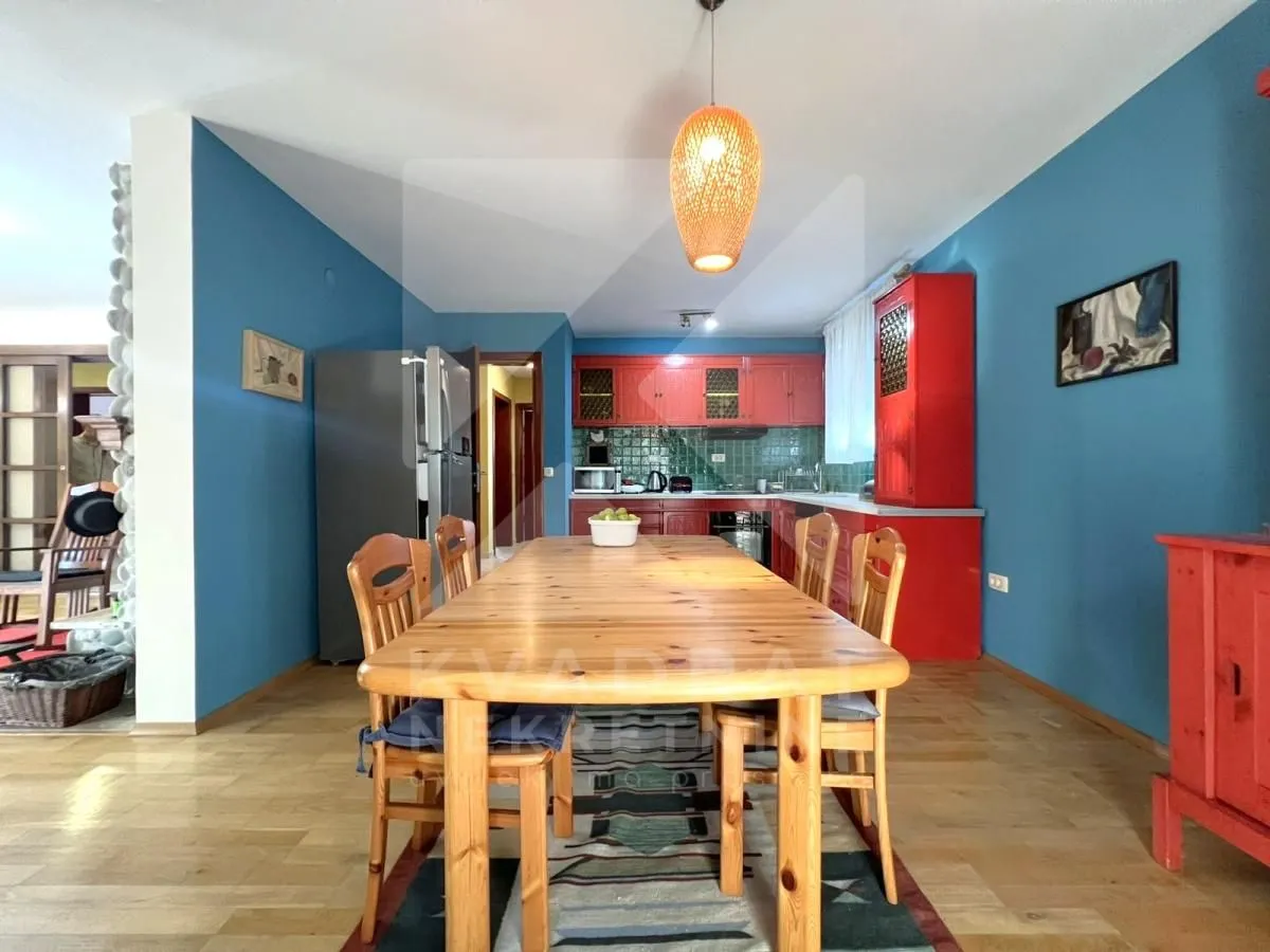 Prodaja, kuća, 200m², Tološi, Podgorica
