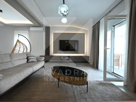 Izdavanje, trosoban stan, 190m², Tološi, Podgorica - image 2