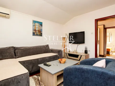 Izdavanje, dvosoban stan, 70m², Gornja Gorica, Podgorica - image 1