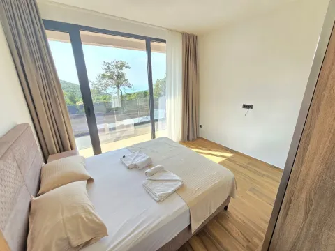 Rent, house, 250m², Višnjevo, Kotor - image 16