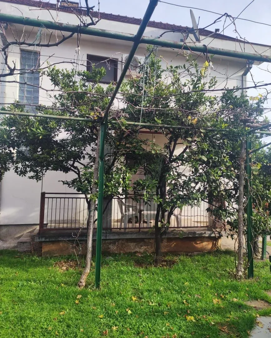 Rent, house, 200m², Zagorič, Podgorica