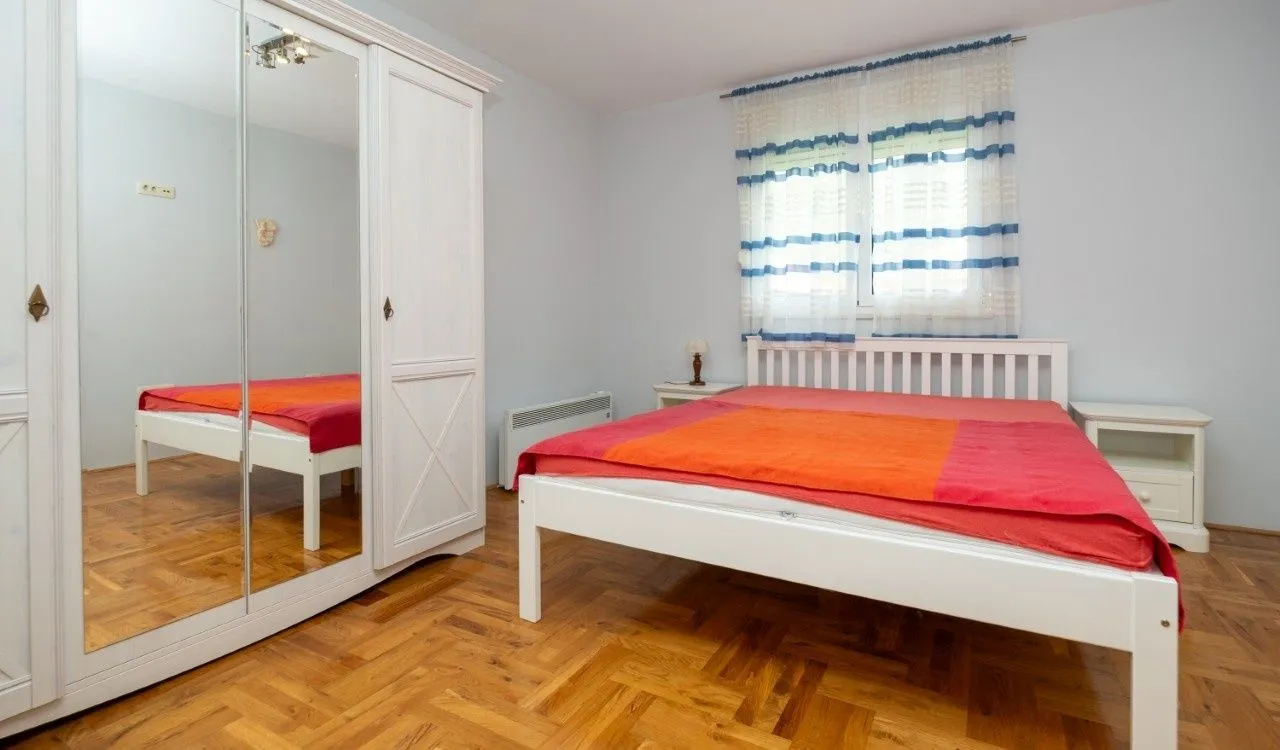 Prodaja, kuća, 200m², Tološi, Podgorica