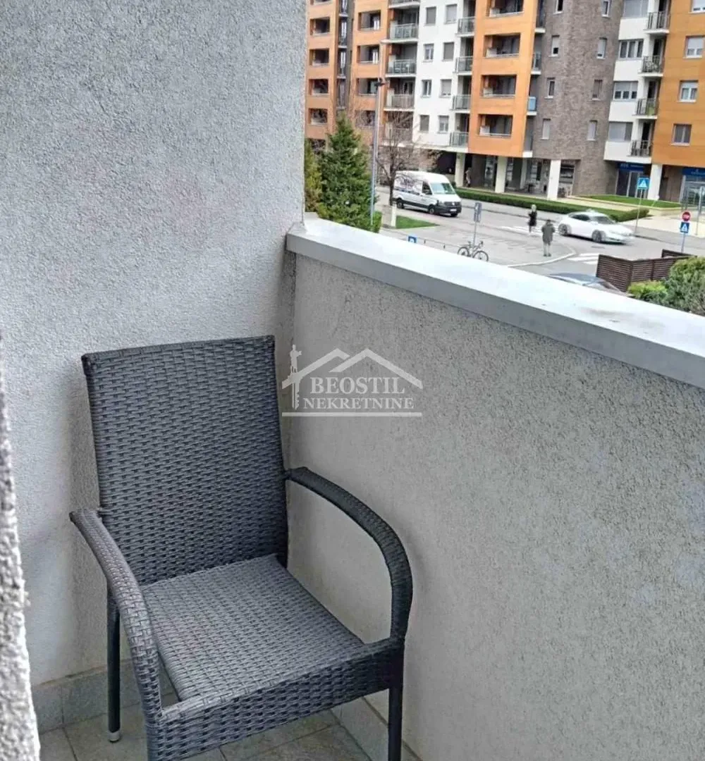 Prodaja, trosoban stan, 81m², Novi Beograd Sve Podlokacije, Beograd