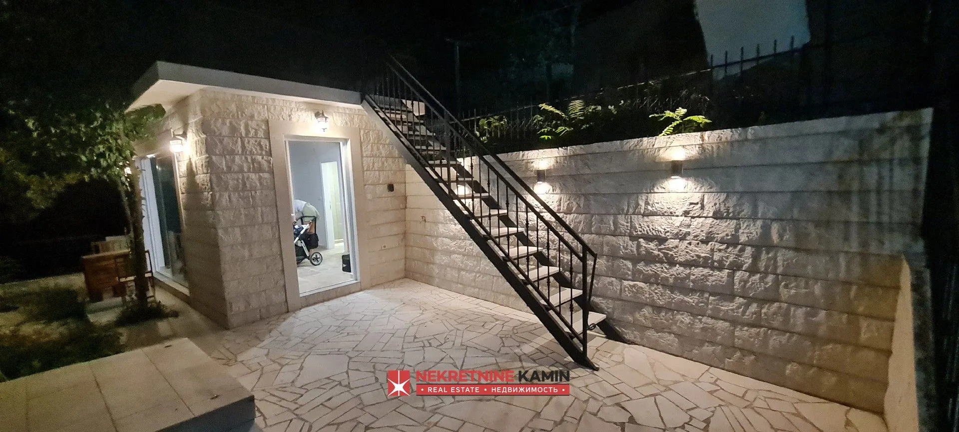 Prodaja, trosoban stan, 103m², Muo, Kotor