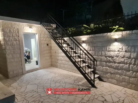 Sale, three bedroom apartment, 103m², Muo, Kotor - image 19