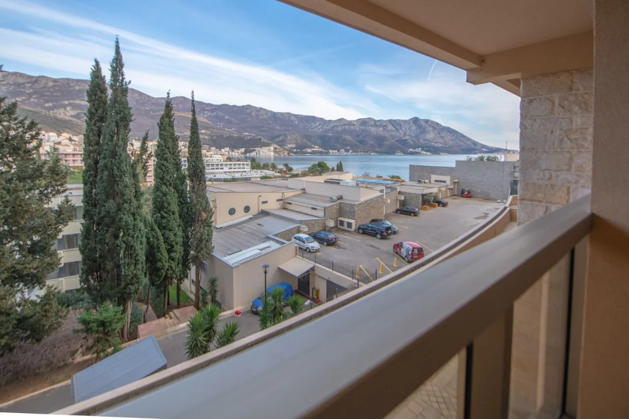 Rent, two bedroom apartment, 85m², Zavala, Budva