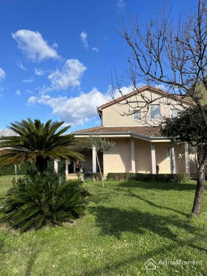 Sale, house, 165m², Bjeliši, Bar