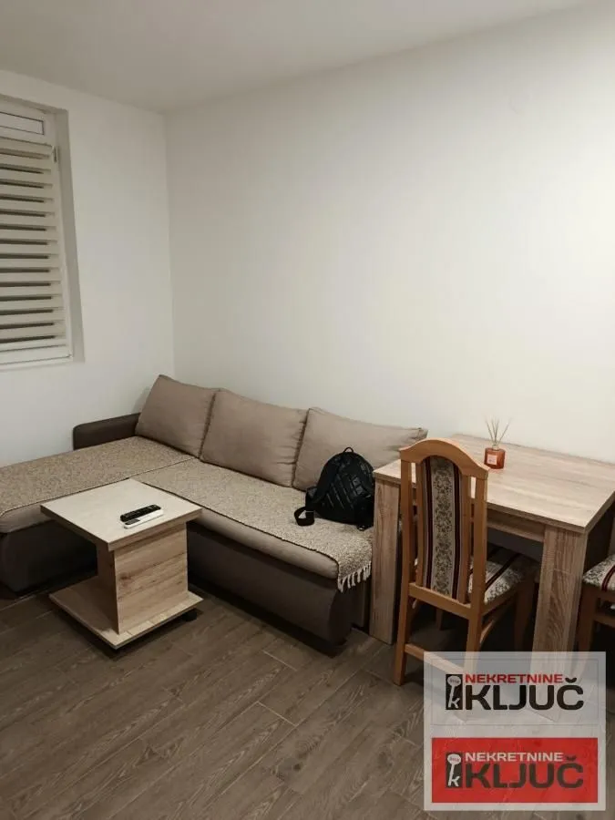 Izdavanje, garsonjera, 25m², Novi Sad, Srbija