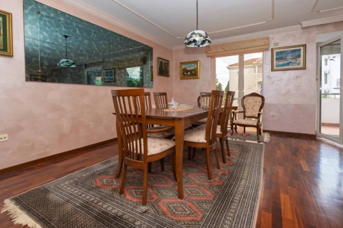 Rent, apartment, 200m², Gorica C, Podgorica