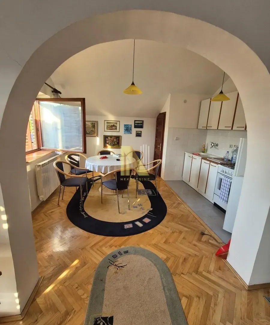 Prodaja, kuća, 219m², Petrovaradin, Novi Sad