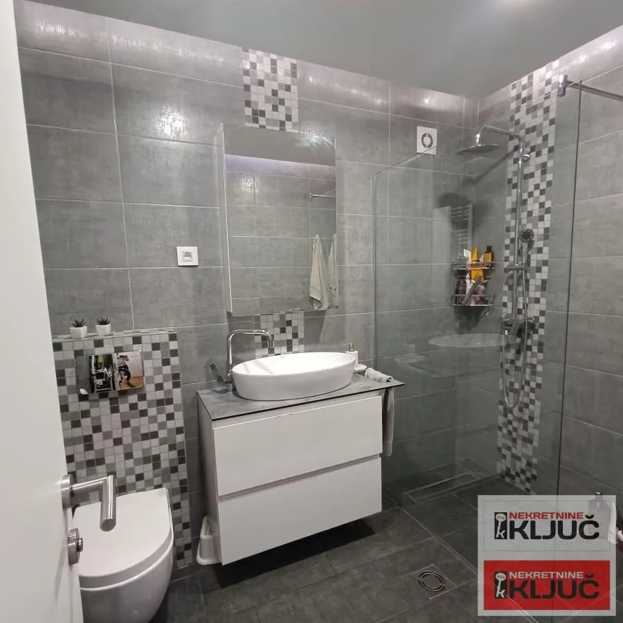 Prodaja, četvorosoban stan, 90m², Telep, Novi Sad Sve Podlokacije