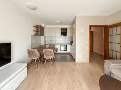 Izdavanje, dvosoban stan, 75m², City Kvart, Podgorica - image 3