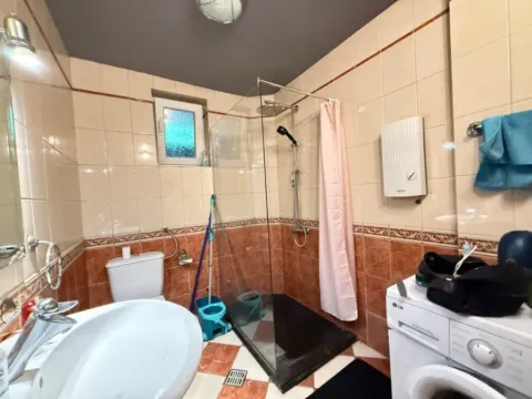 Izdavanje, dvosoban stan, 80m², Centar, Cetinje - image 4