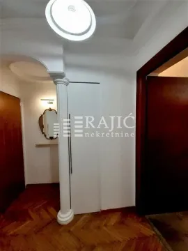 Rent, four bedroom apartment, 120m², Stari Grad, Beograd - image 9