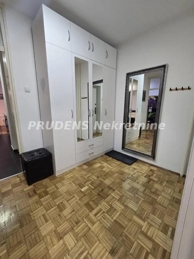 Izdavanje, dvosoban stan, 64m², Crveni Krst, Beograd