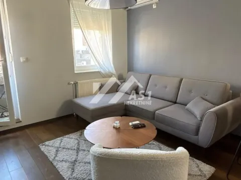 Izdavanje, dvosoban stan, 43m², Bulevar Evrope, Novi Sad Sve Podlokacije - image 1