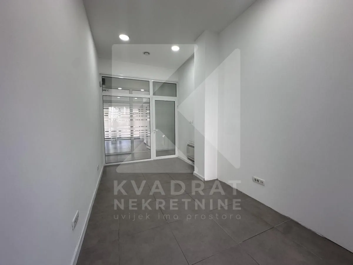 Rent, office space, 362m², Ljubović, Podgorica