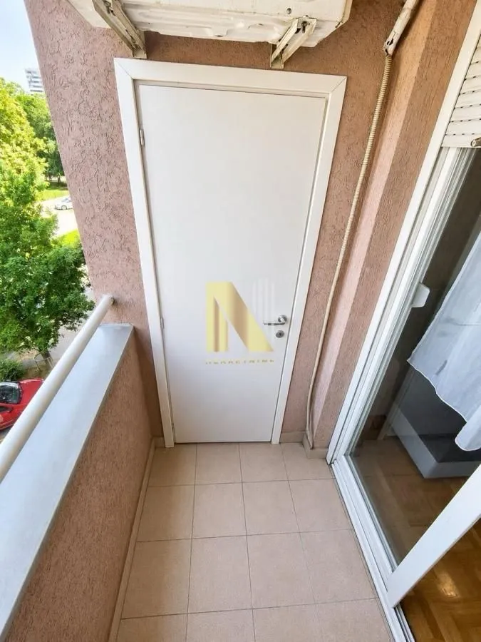 Izdavanje, garsonjera, 30m², Grbavica, Novi Sad Sve Podlokacije