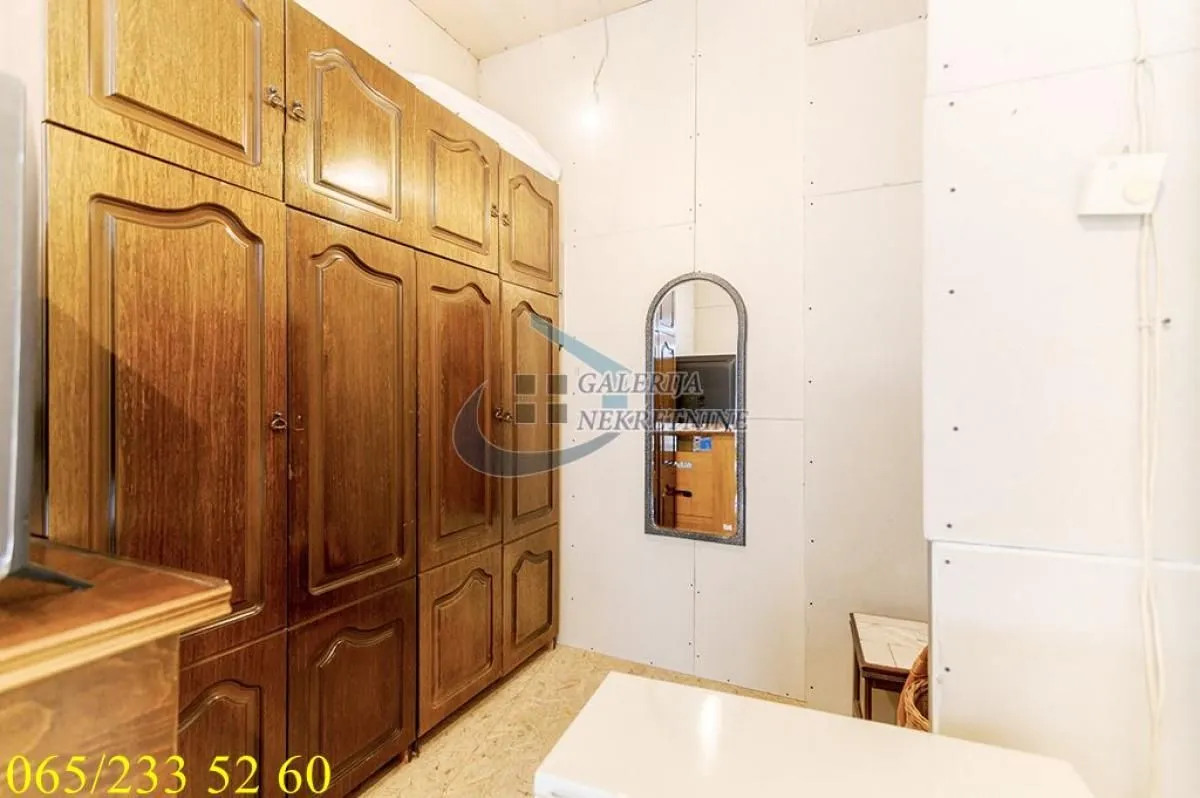 Sale, two bedroom apartment, 86m², Kalenić Pijaca, Vračar Sve Podlokacije