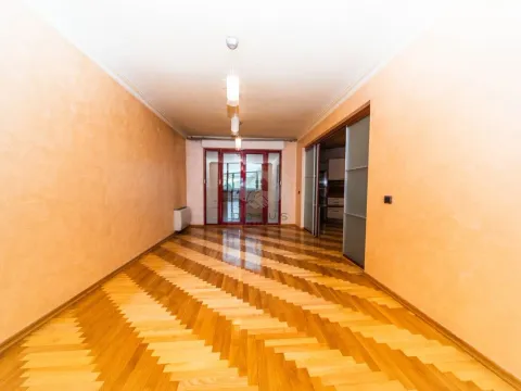 Prodaja, četvorosoban stan, 355m², Preko Morače, Podgorica - image 15