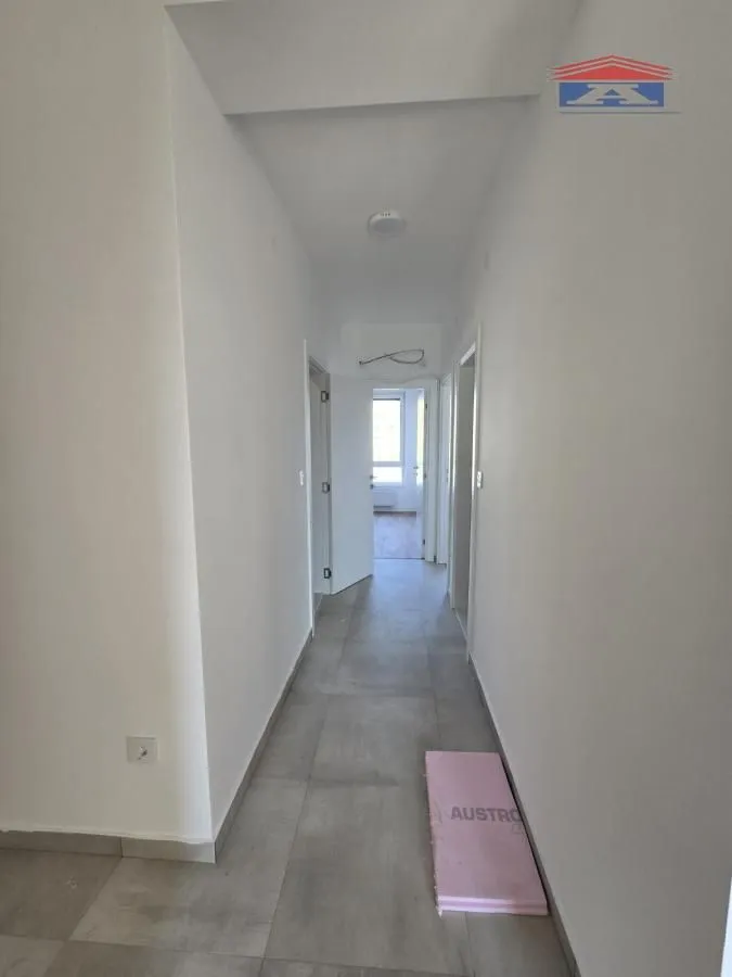Izdavanje, trosoban stan, 73m², Novo naselje, Novi Sad