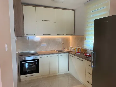 Izdavanje, stan, 68m², Blok 5, Podgorica