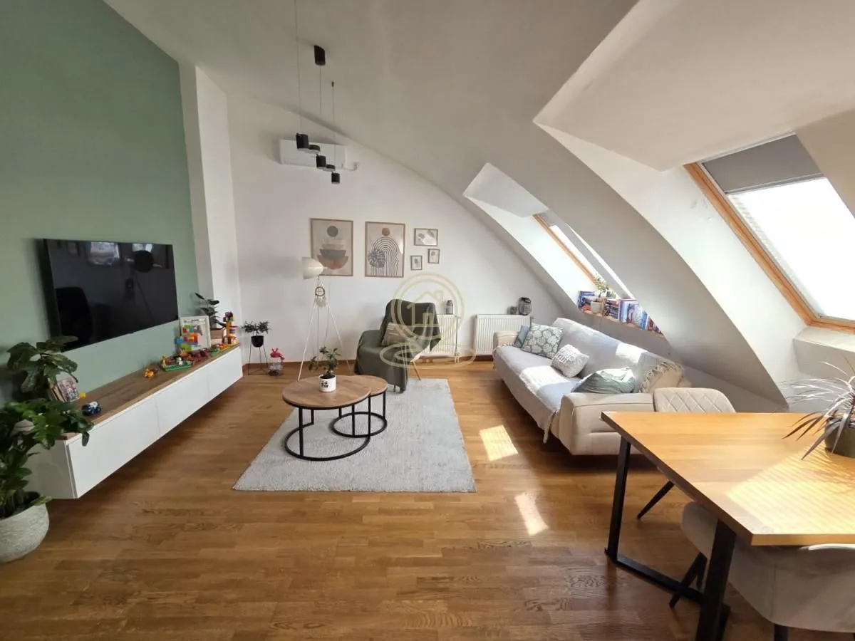 Prodaja, trosoban stan, 86m², Petrovaradin, Novi Sad