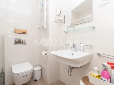 Izdavanje, dvosoban stan, 56m², City Kej, Podgorica - image 12