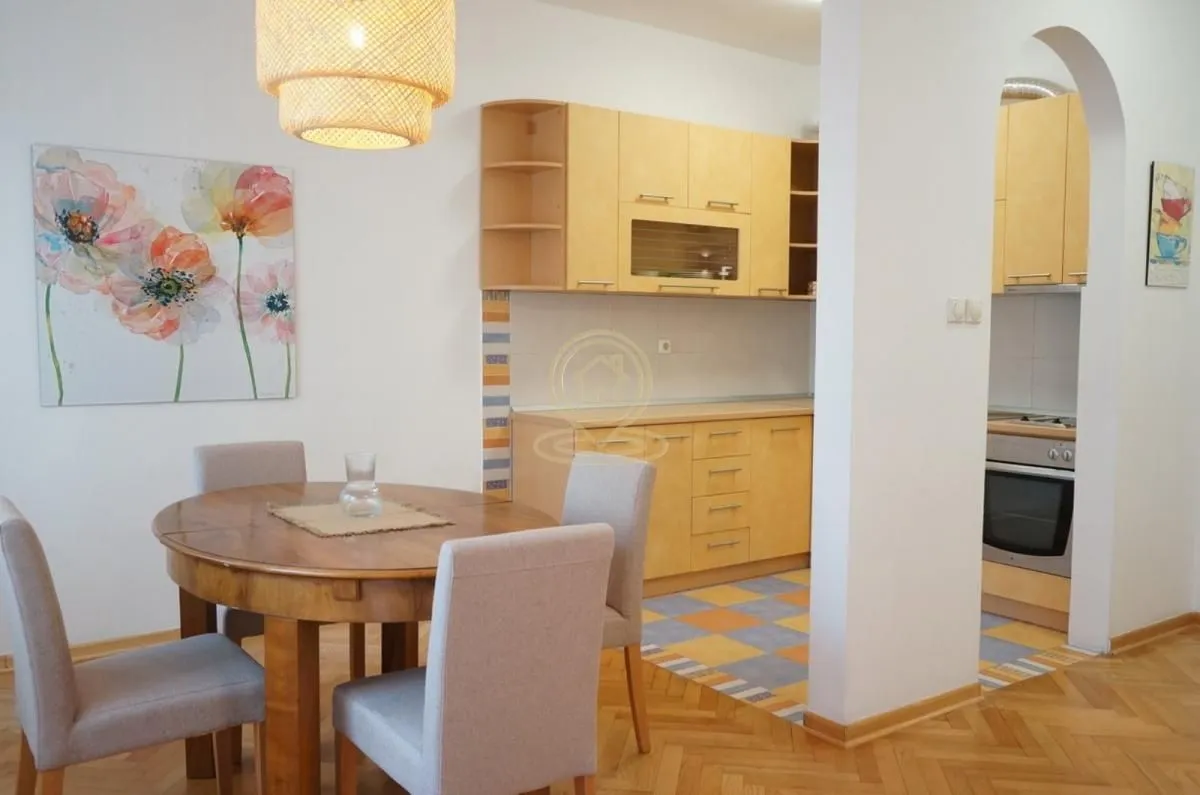 Rent, two bedroom apartment, 65m², Vračar Sve Podlokacije, Beograd
