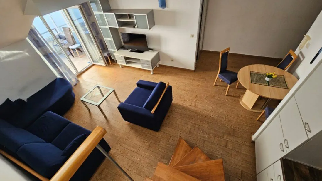 Izdavanje, dvosoban stan, 70m², Centar, Budva