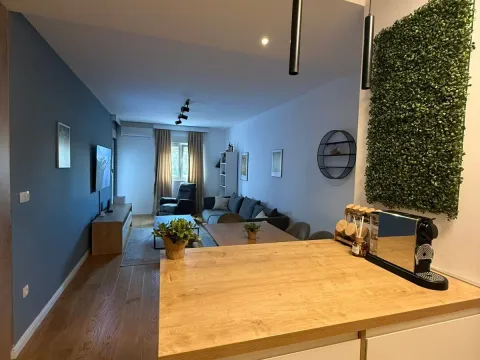 Prodaja, dvosoban stan, 72m², Centar, Bar - image 7