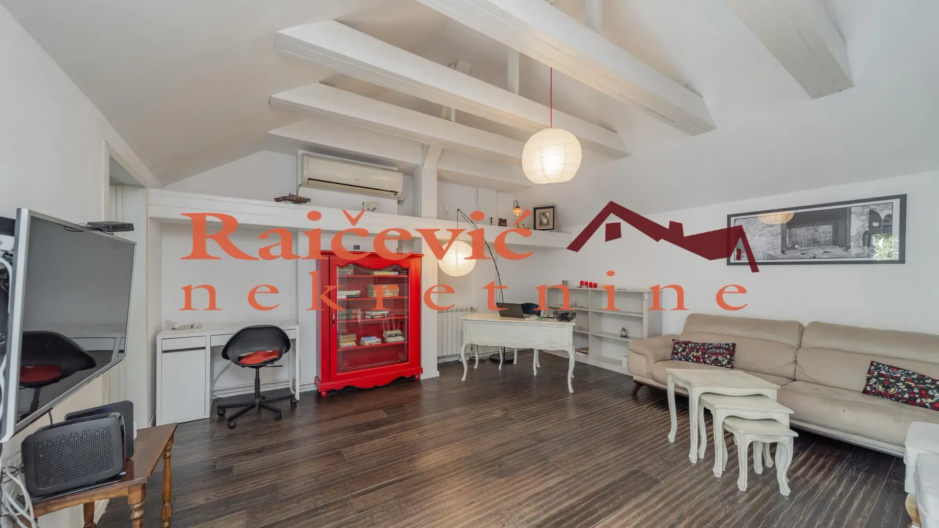 Sale, three bedroom apartment, 82m², Kalenić Pijaca, Vračar Sve Podlokacije