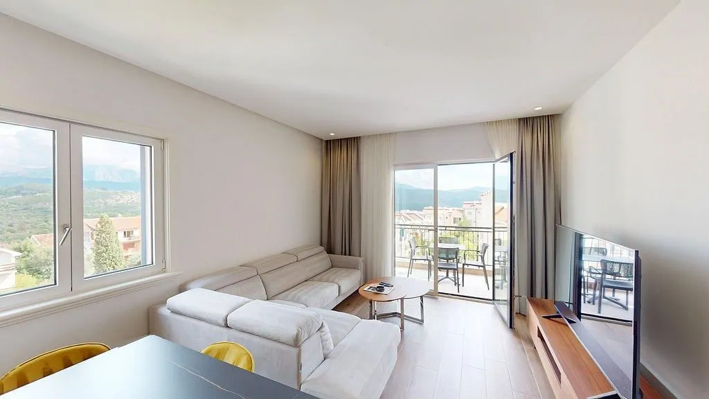Prodaja, dvosoban stan, 61m², Tivat, Crna Gora