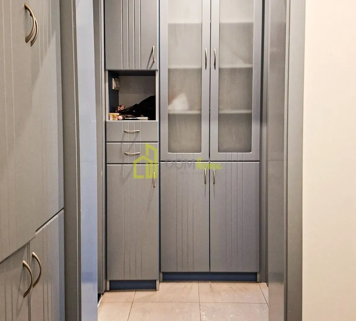 Izdavanje, trosoban stan, 108m², Malo Brdo, Podgorica
