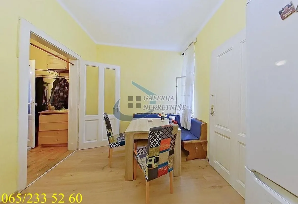 Prodaja, četvorosoban stan, 104m², Stari Grad, Beograd