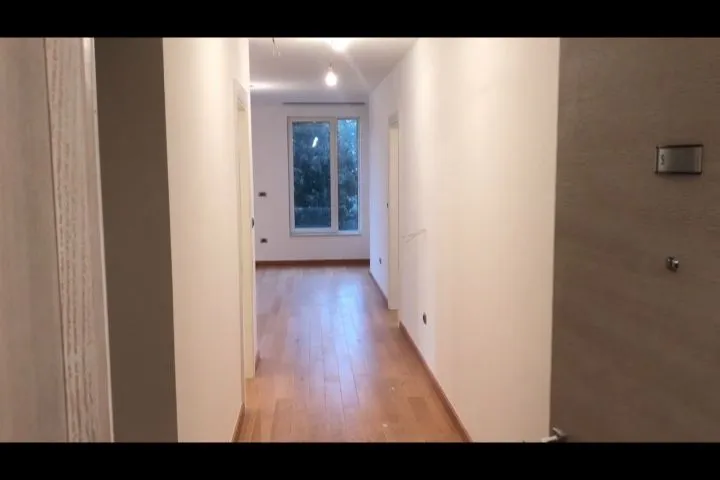 Prodaja, četvorosoban stan, 130m², Centar, Podgorica