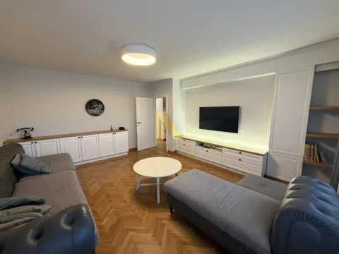 Izdavanje, četvorosoban stan, 100m², Stari grad, Novi Sad - image 2