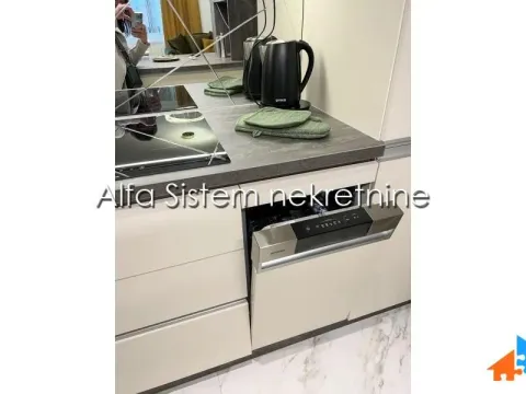 Rent, three bedroom apartment, 80m², Neimar, Vračar Sve Podlokacije - image 10