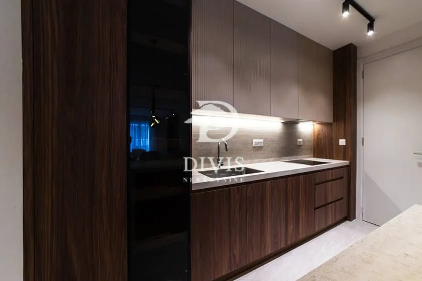 Izdavanje, trosoban stan, 130m², Crveni Krst, Beograd